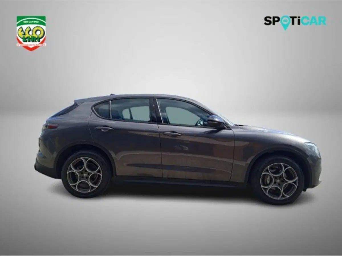 Alfa Romeo Stelvio usata a Frosinone (4)